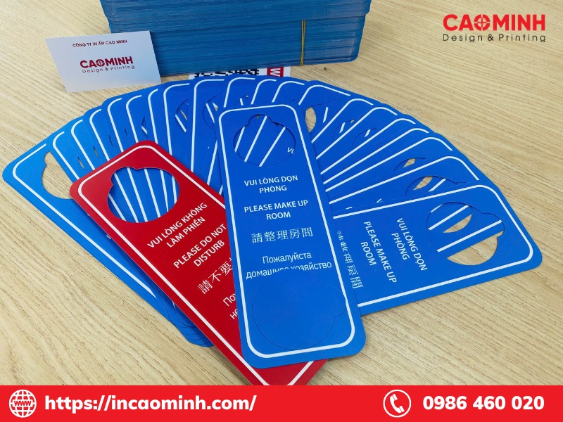 Thẻ treo cửa khách sạn là gì